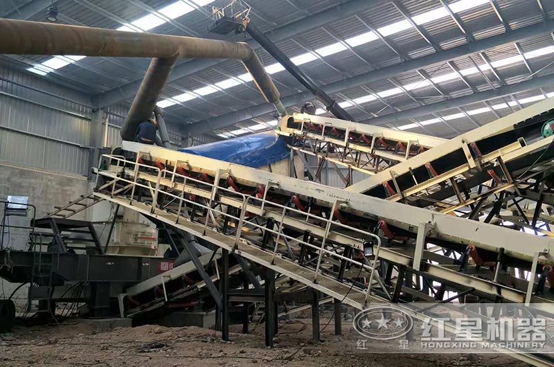 花崗巖石制砂、場地有限怎么辦？這臺移動制沙機(jī)幫你搞定